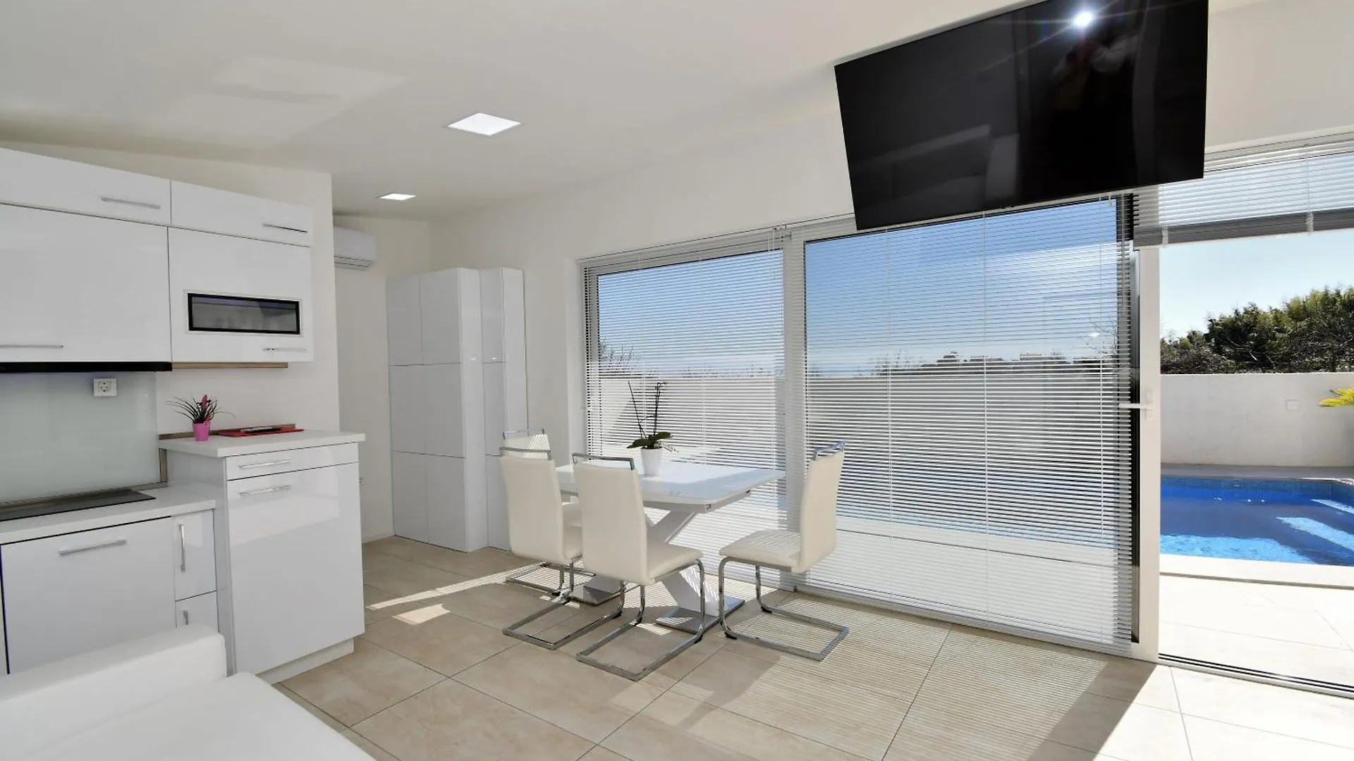 Apartments Lux With Pool Matulji 0*,